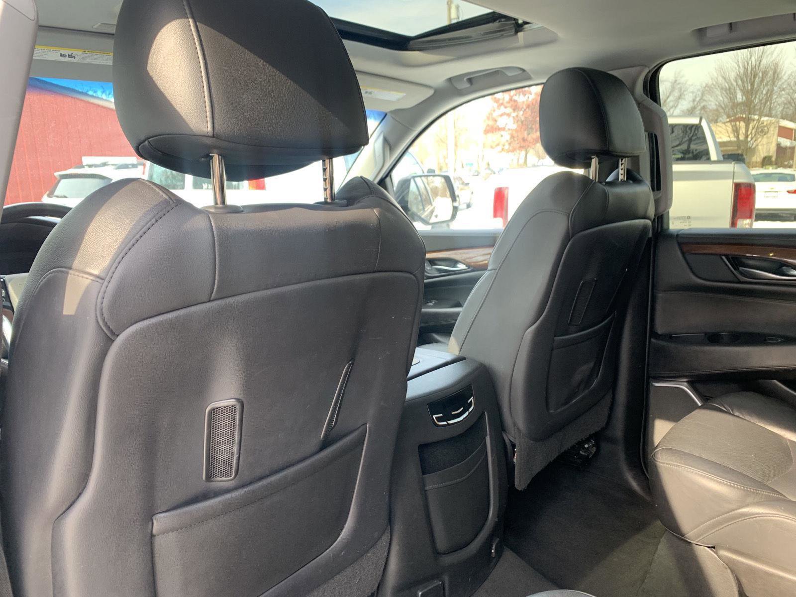 Used 2020 Cadillac Escalade ESV Luxury image 28