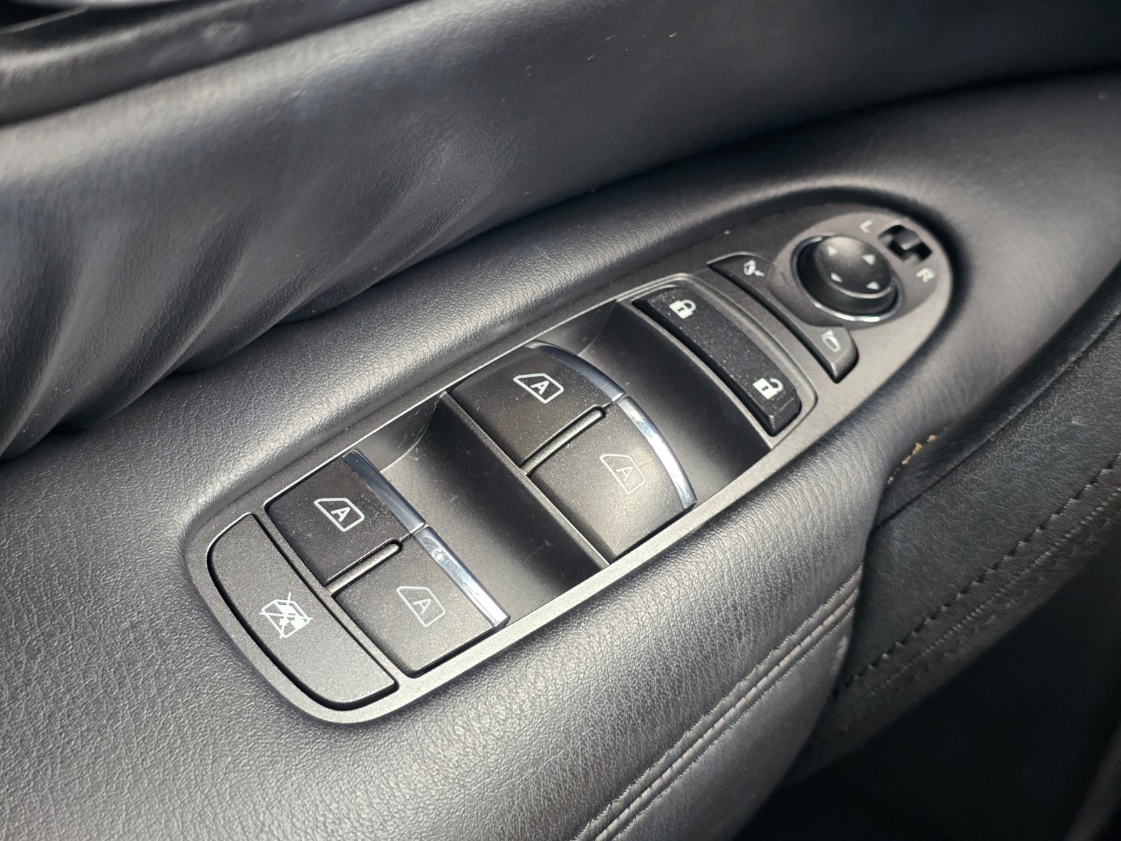 Used 2021 Nissan Armada SL AWD/4WD image 23
