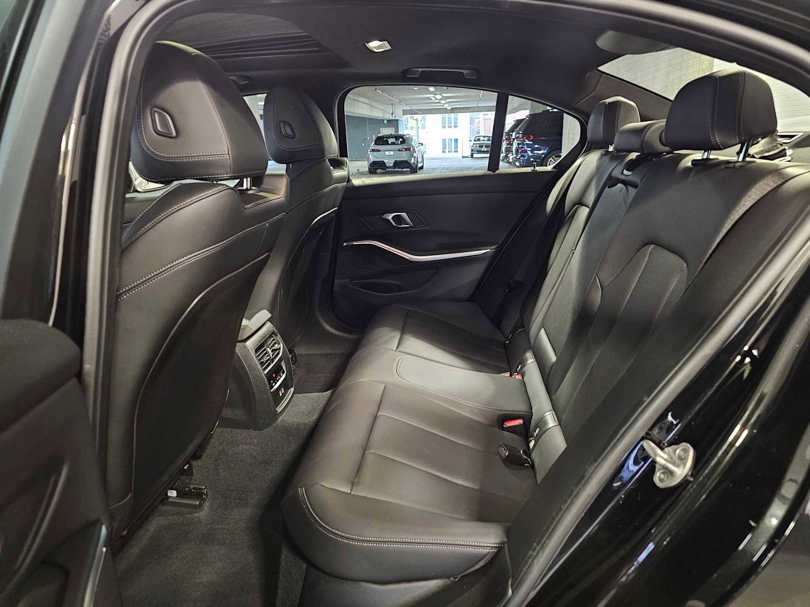 Used 2025 BMW 330i xDrive 330i xDrive w/ Premium Package image 36