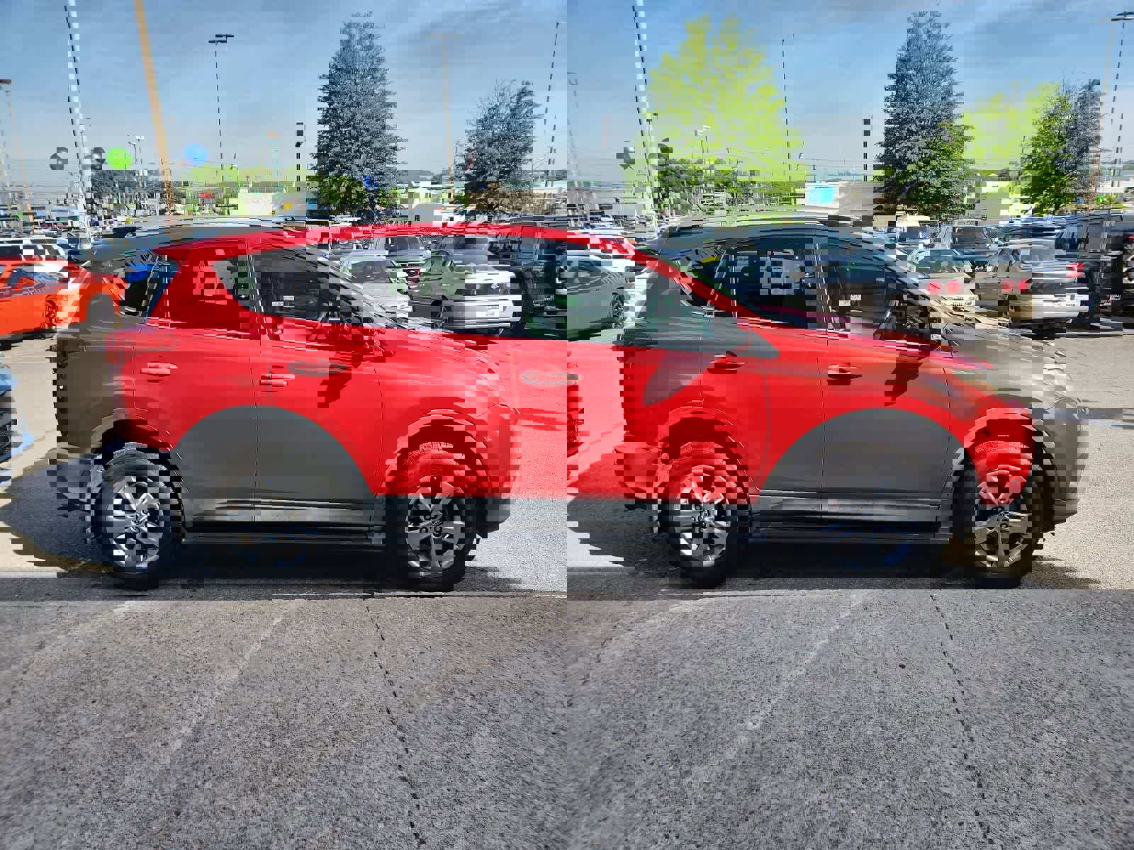 Used 2015 Toyota RAV4 XLE FWD image 6