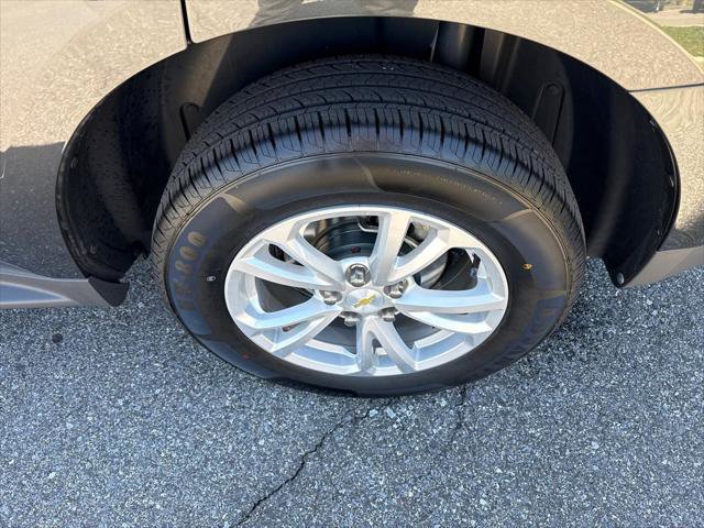 Used 2017 Chevrolet Equinox LS AWD/4WD image 8