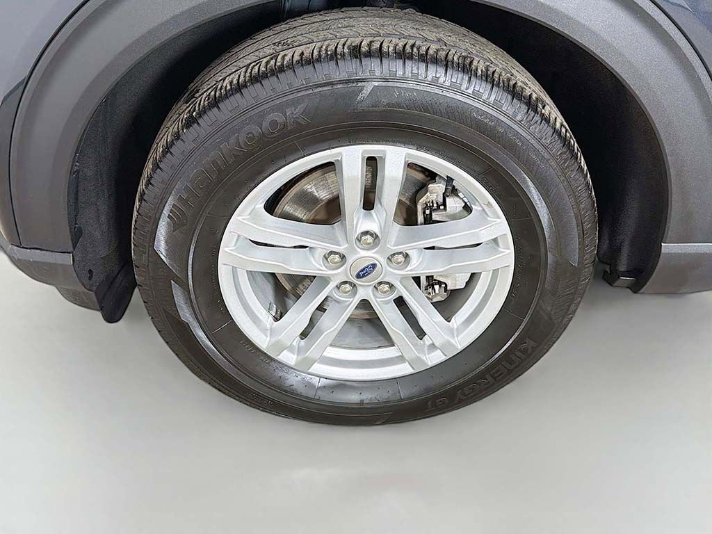 Used 2022 Ford Explorer XLT w/ Equipment Group 202A image 16