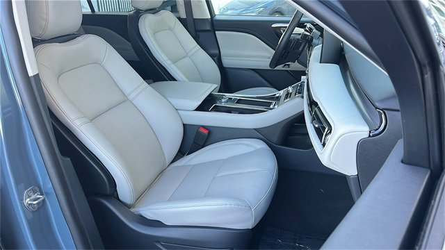 New 2026 Lincoln Aviator AWD image 8