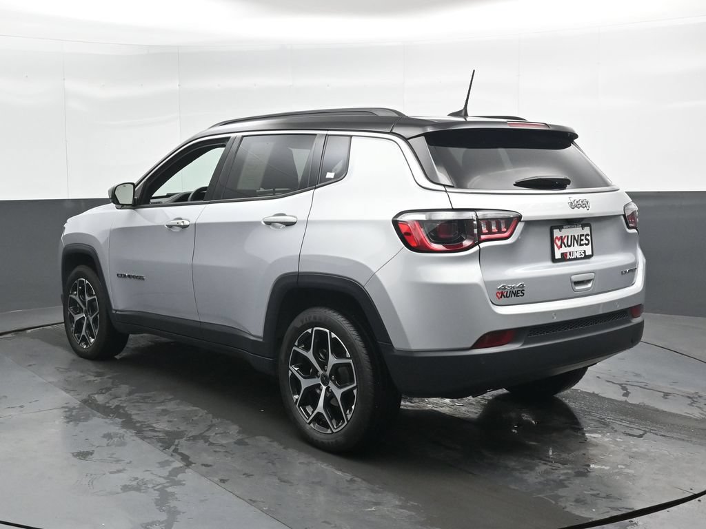 Used 2025 Jeep Compass Limited AWD/4WD image 10
