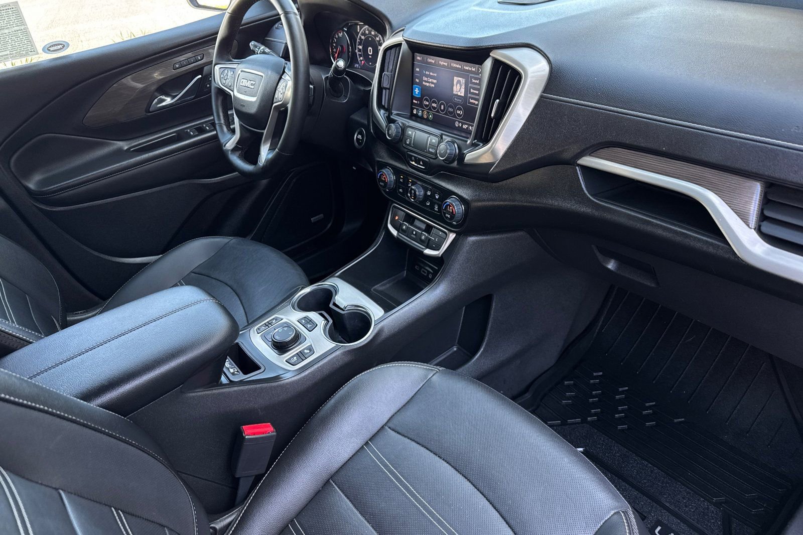 Used 2023 GMC Terrain Denali w/ Denali Premium Package AWD/4WD image 18