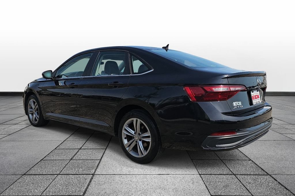 Used 2024 Volkswagen Jetta SE FWD image 7