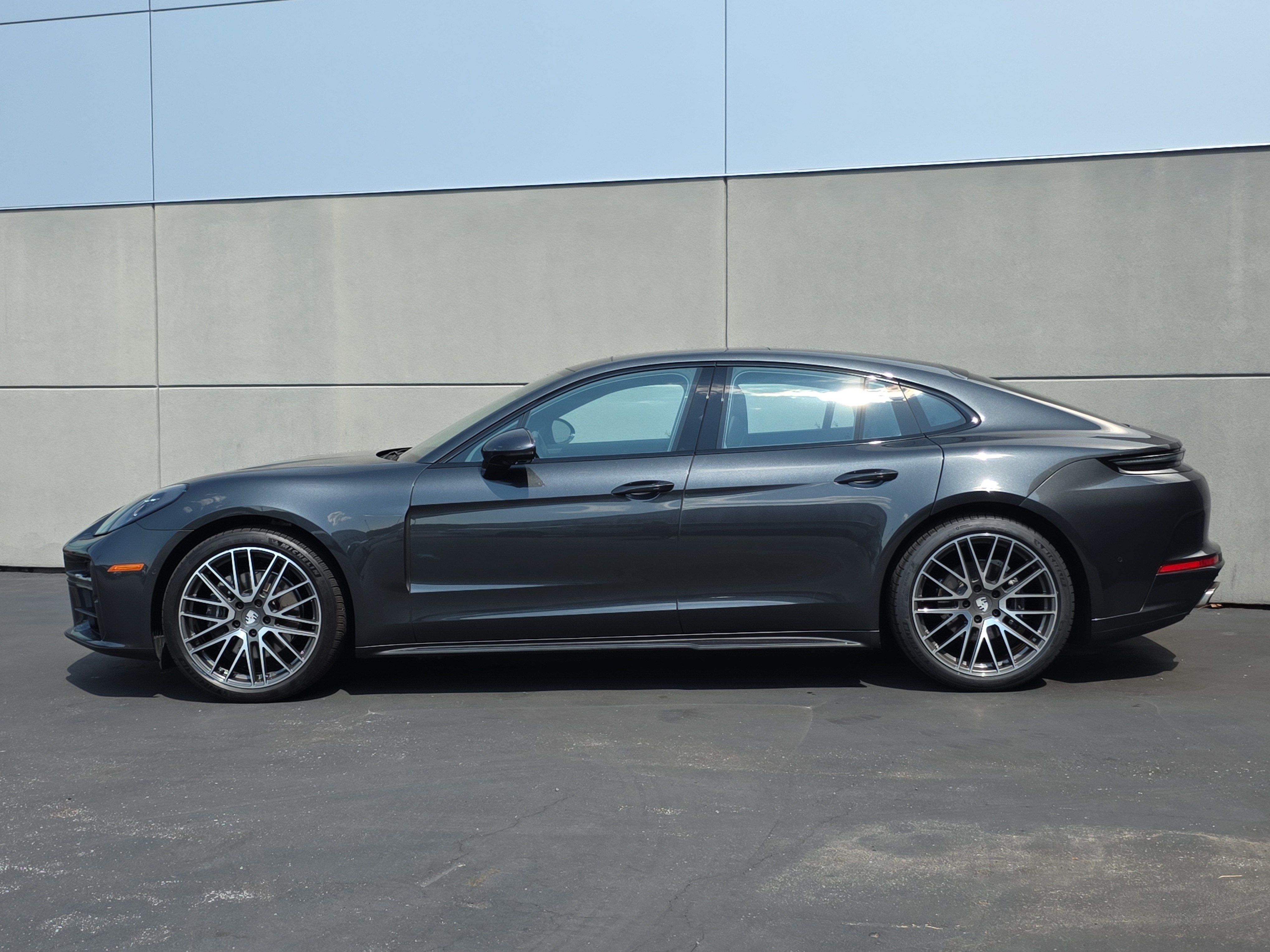 Certified 2024 Porsche Panamera image 2