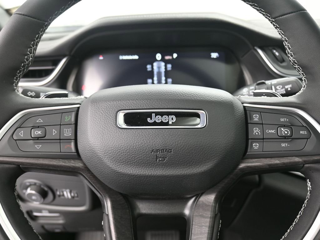 New 2025 Jeep Grand Cherokee Limited w/ Luxury Tech Group II image 22
