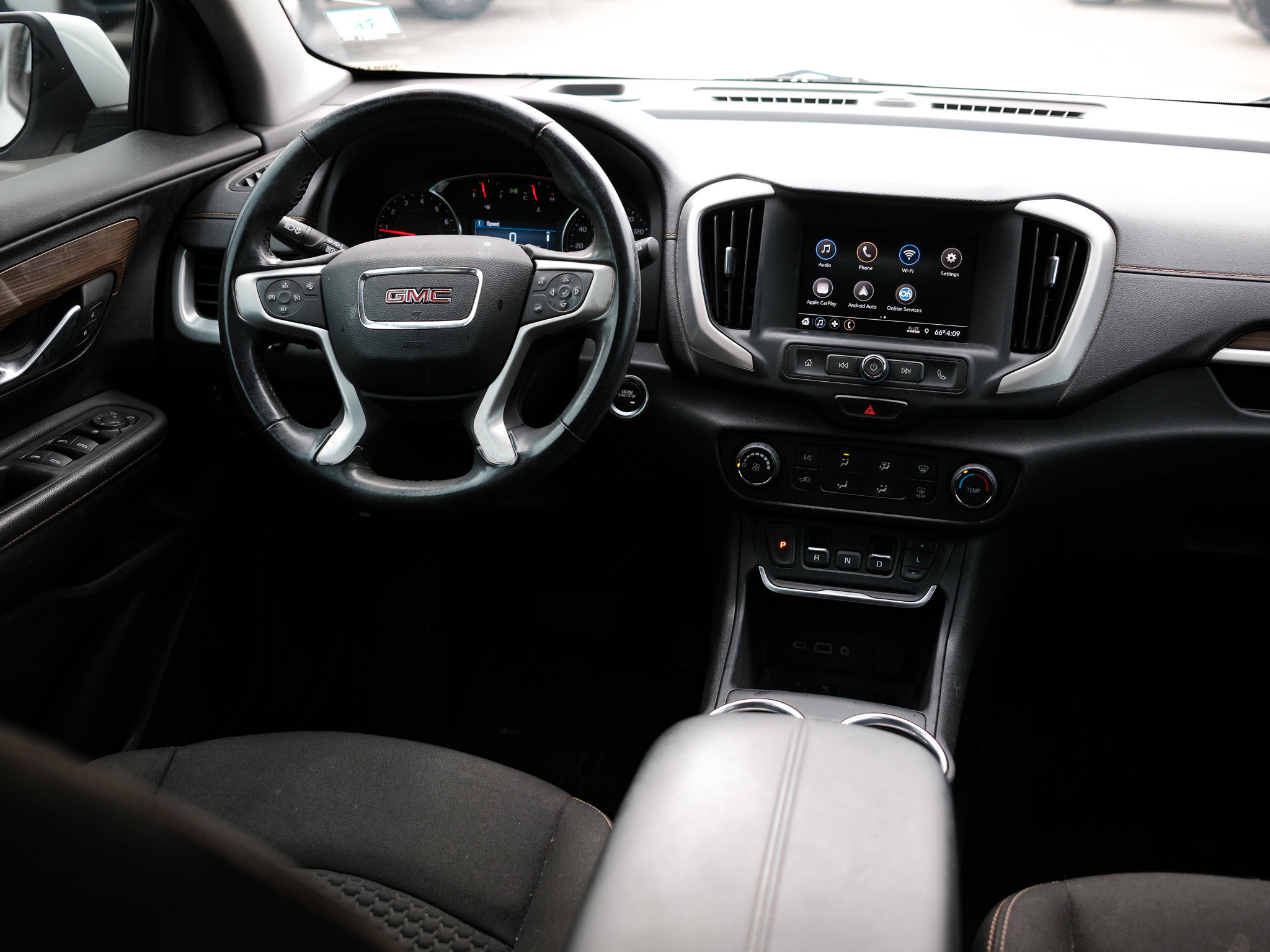 Used 2020 GMC Terrain SLE image 23
