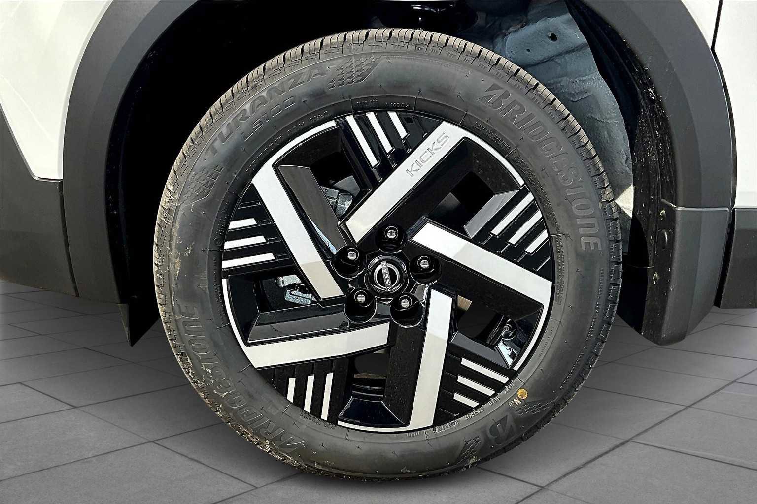 New 2026 Nissan Kicks SV image 9