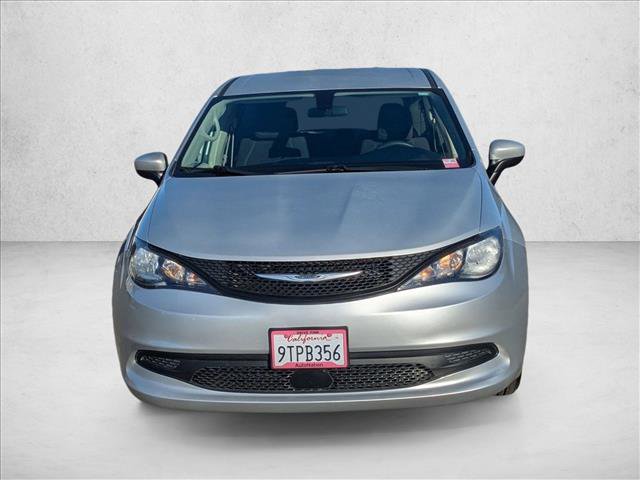 Used 2022 Chrysler Voyager LX video 2