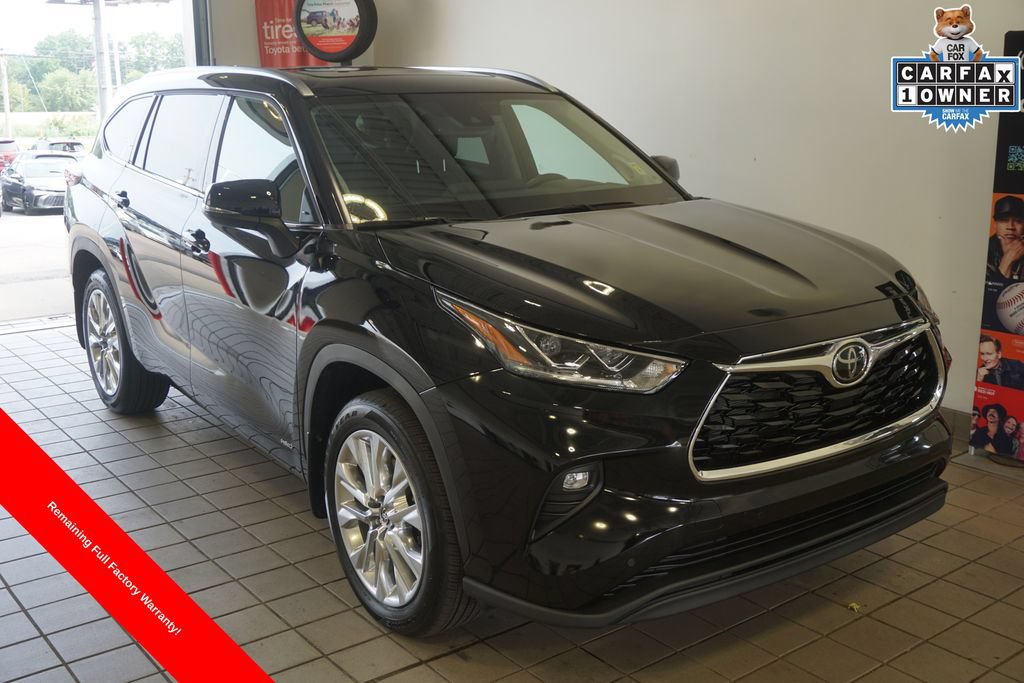 Used 2025 Toyota Highlander Limited AWD/4WD image 1