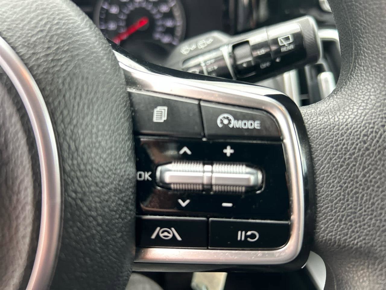 Used 2023 Kia Sorento LX FWD image 20