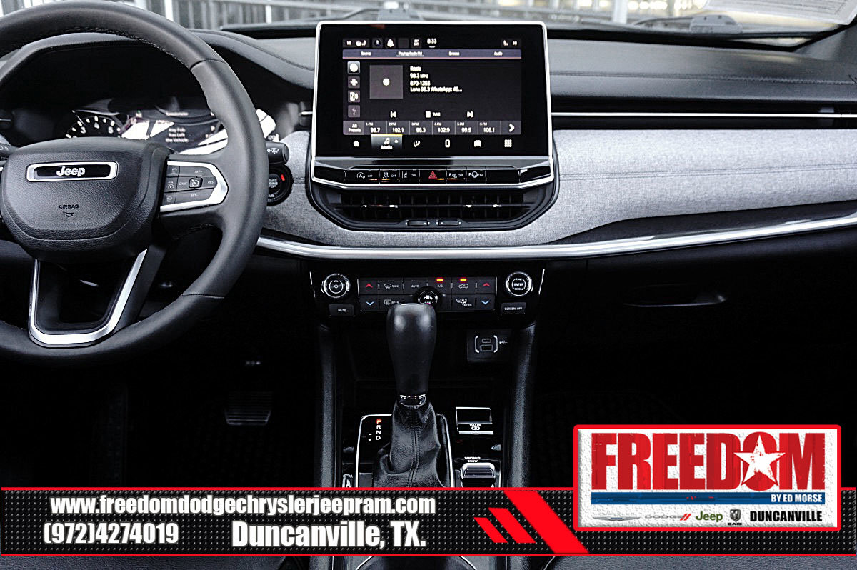 Used 2023 Jeep Compass Latitude w/ Convenience Group image 19