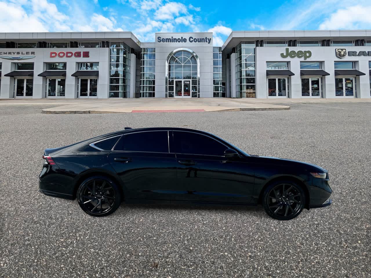 Used 2023 Honda Accord Touring image 9