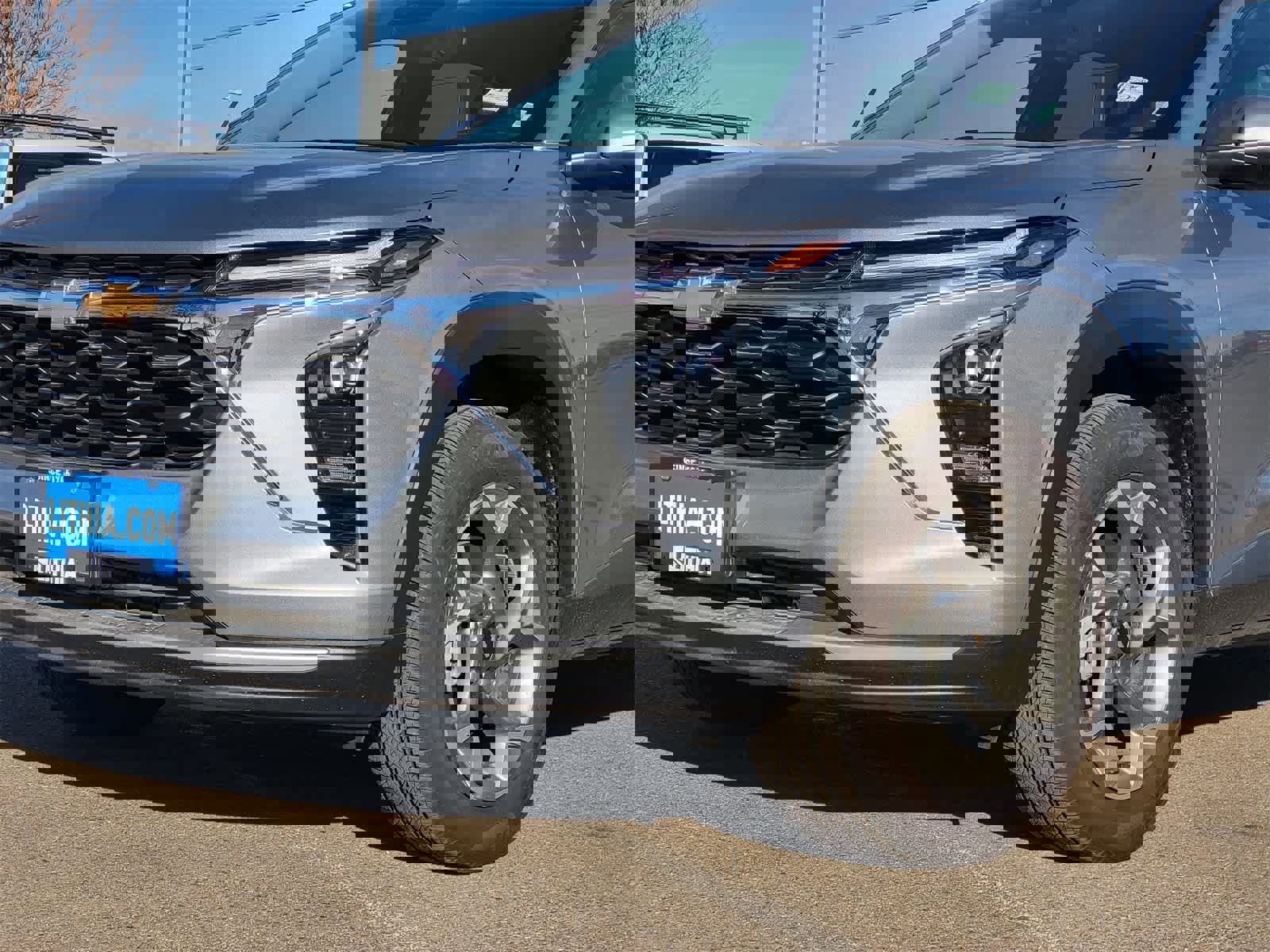 Used 2025 Chevrolet Trax LT w/ LT Convenience Package image 8