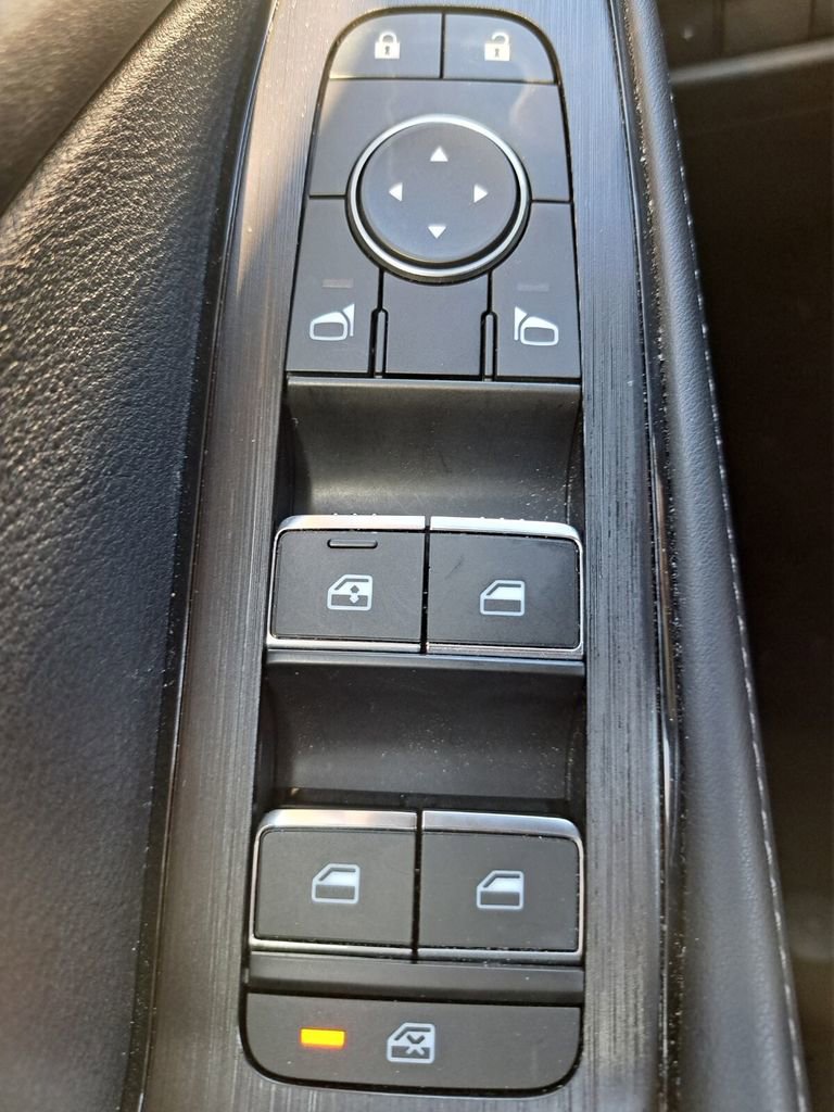 Used 2023 Nissan Rogue Platinum w/ Platinum Premium Package image 16