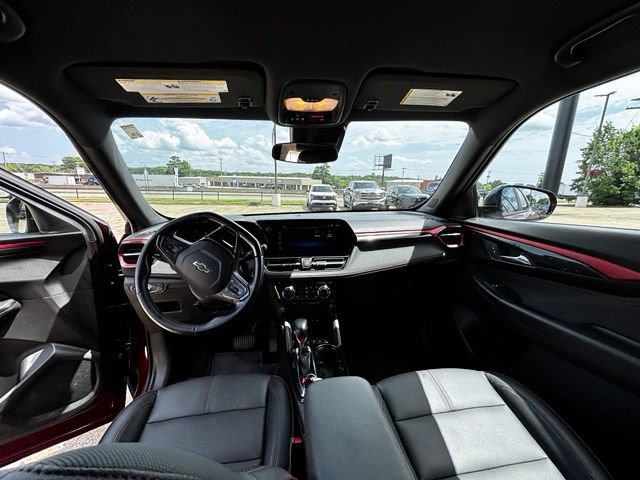 Used 2025 Chevrolet TrailBlazer RS w/ LPO, Trailering Package FWD image 11