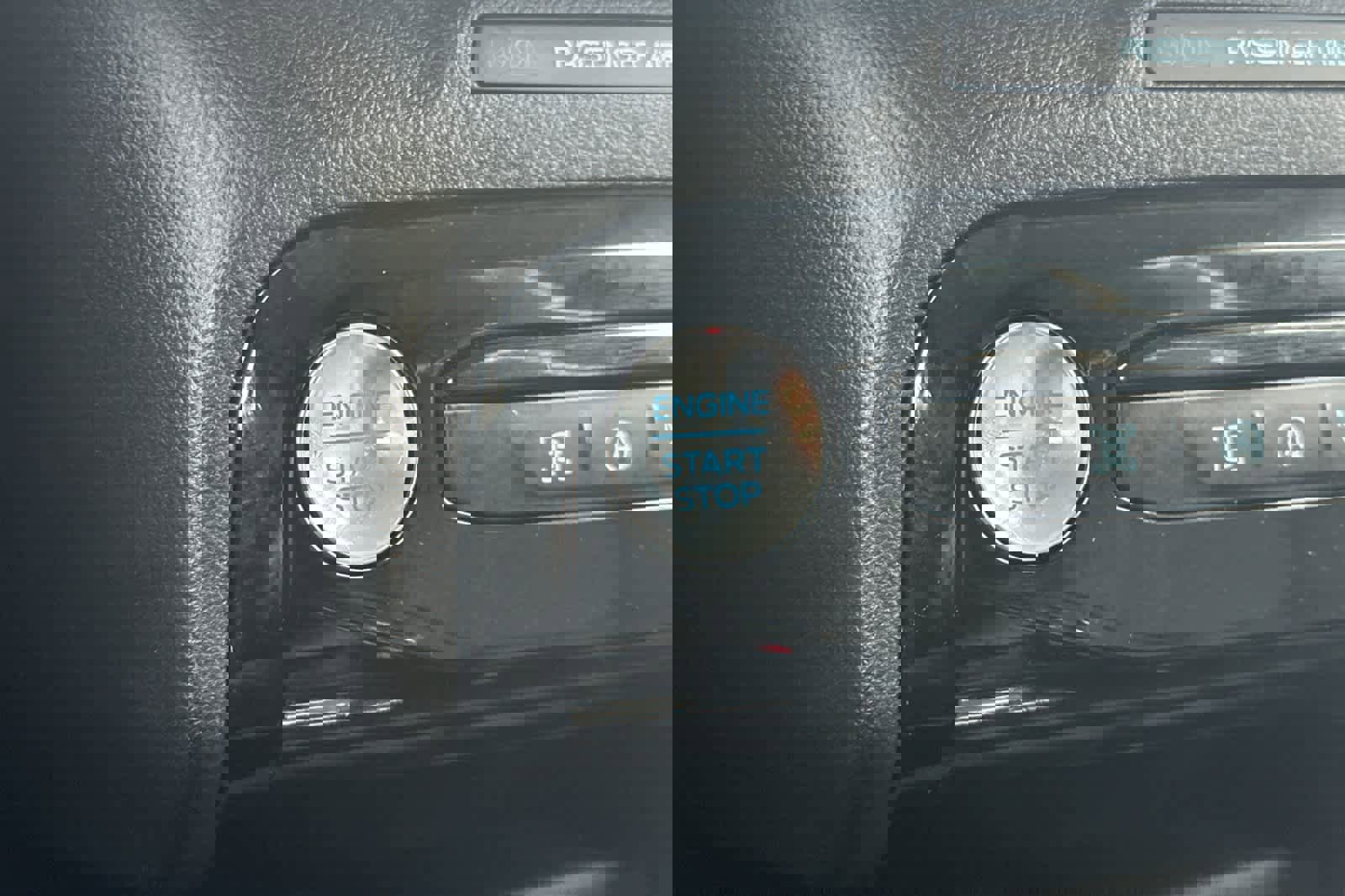 Certified 2025 Ford Escape Platinum image 23