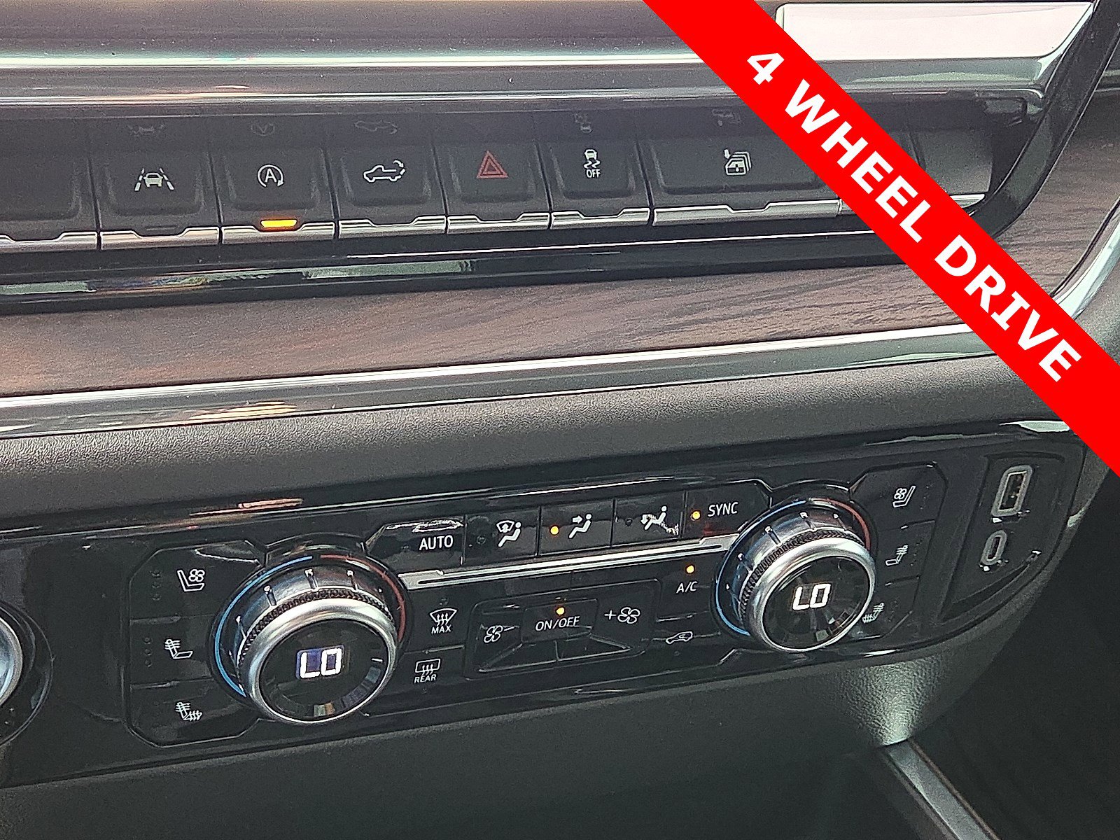 Used 2024 GMC Sierra 1500 SLT w/ SLT Convenience Package image 19