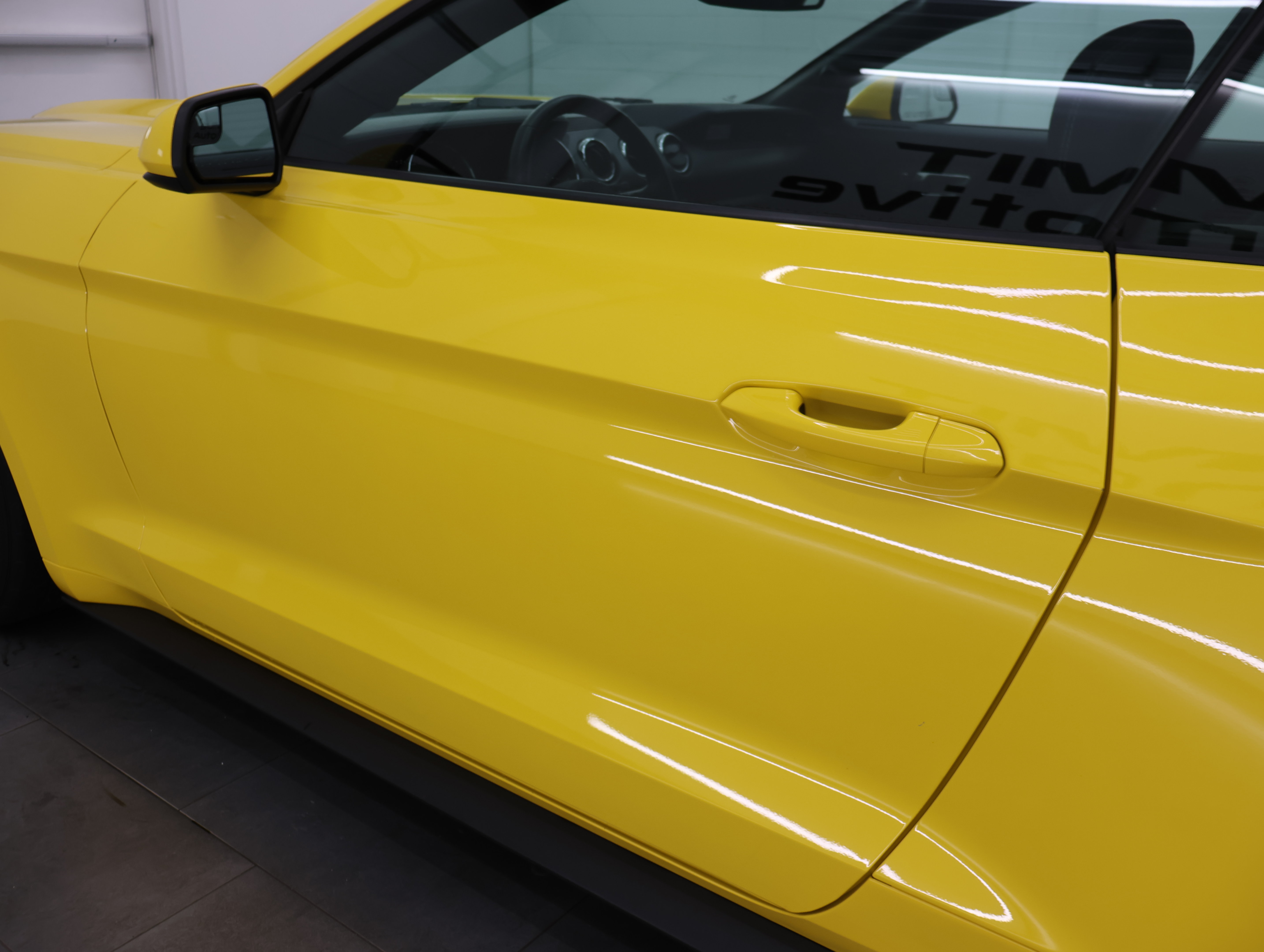Used 2016 Ford Mustang Convertible w/ Equipment Group 051A RWD image 31