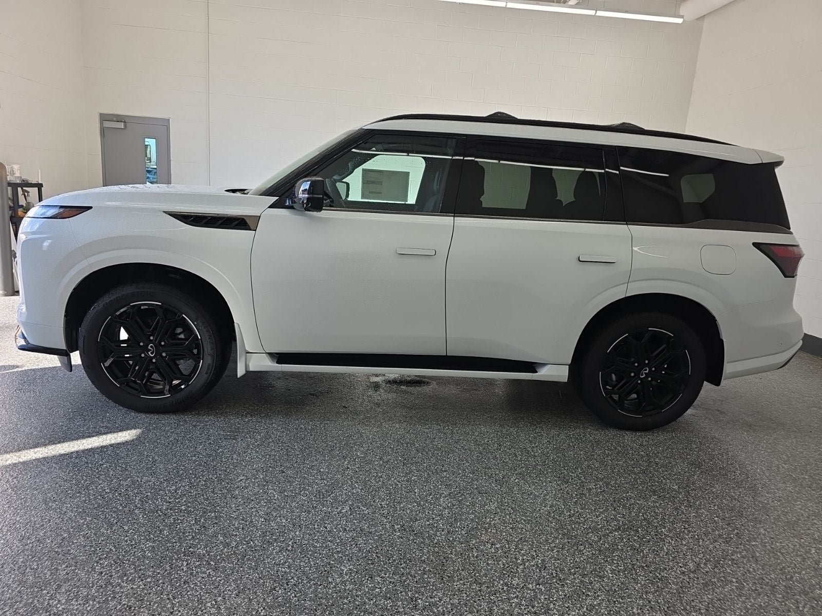 New 2026 INFINITI QX80 4WD w/ Sport Exterior Package image 2