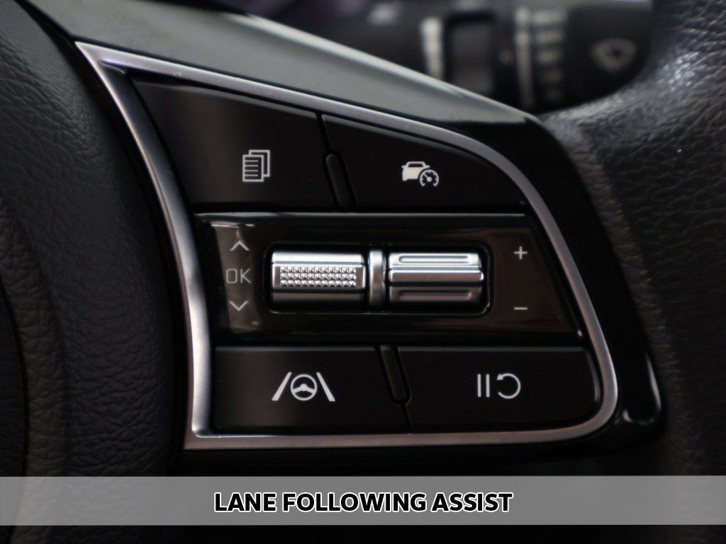 Used 2023 Kia Forte LXS w/ LXS Technology Package FWD image 3