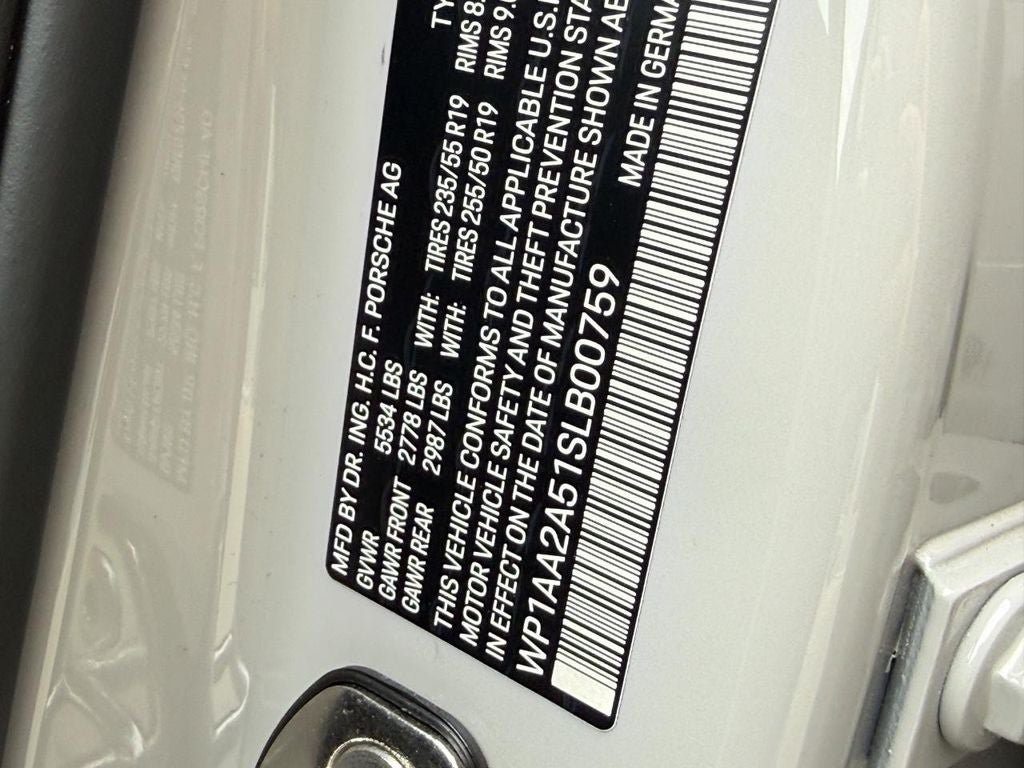 Used 2025 Porsche Macan AWD/4WD image 44