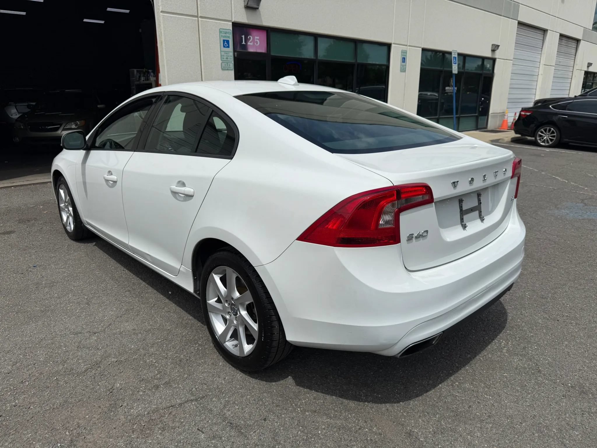 Used 2015 Volvo S60 T5 FWD image 15