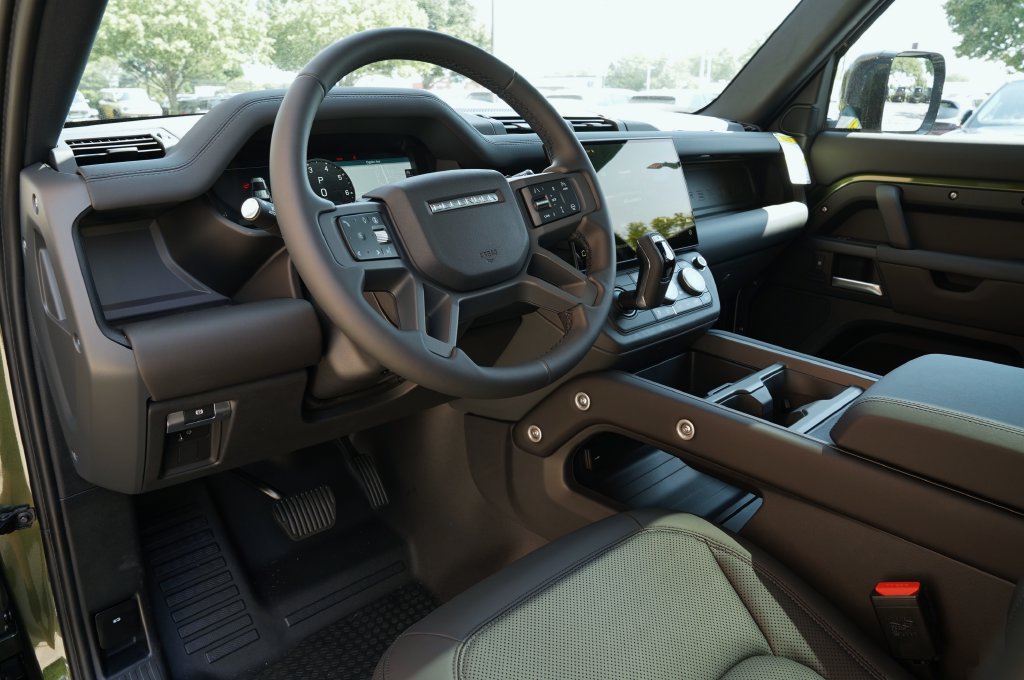 New 2026 Land Rover Defender 110 S AWD/4WD image 14