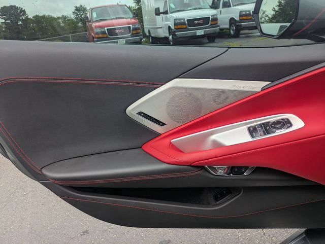 Used 2022 Chevrolet Corvette Stingray Preferred Cpe w/ Z51 Performance Package RWD image 11