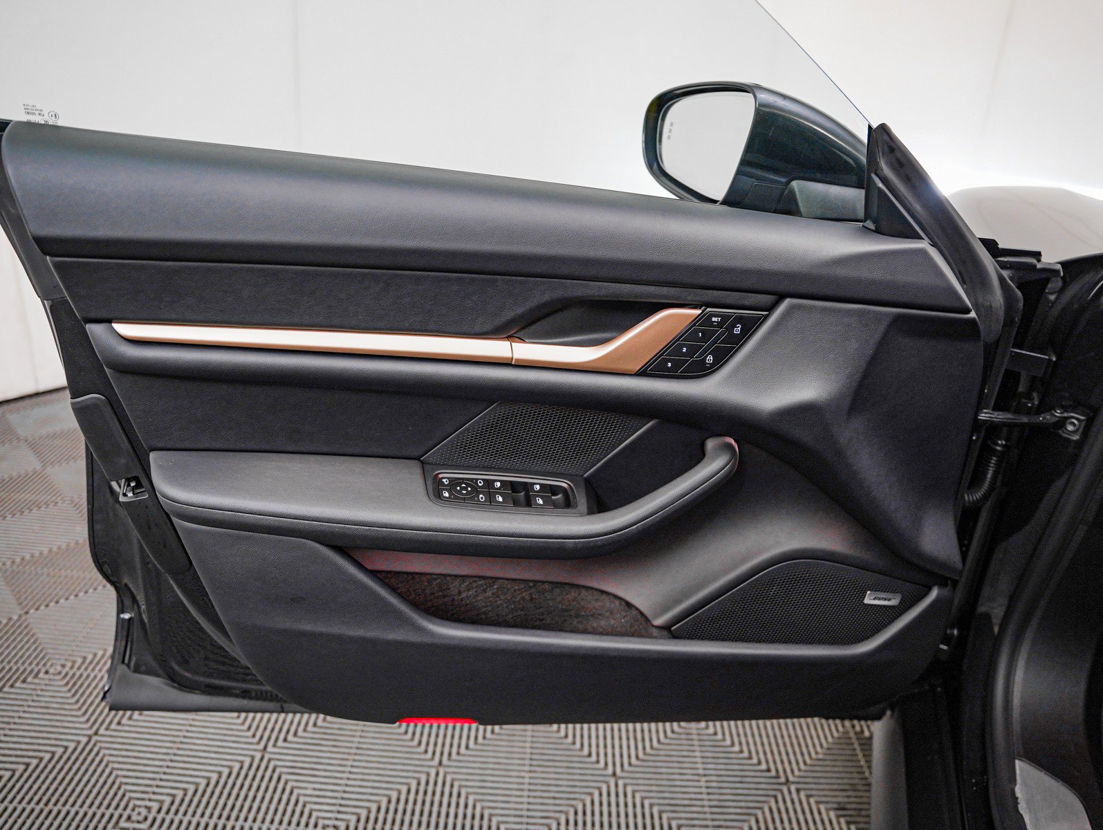 Certified 2025 Porsche Taycan 4S w/ Premium Package image 25