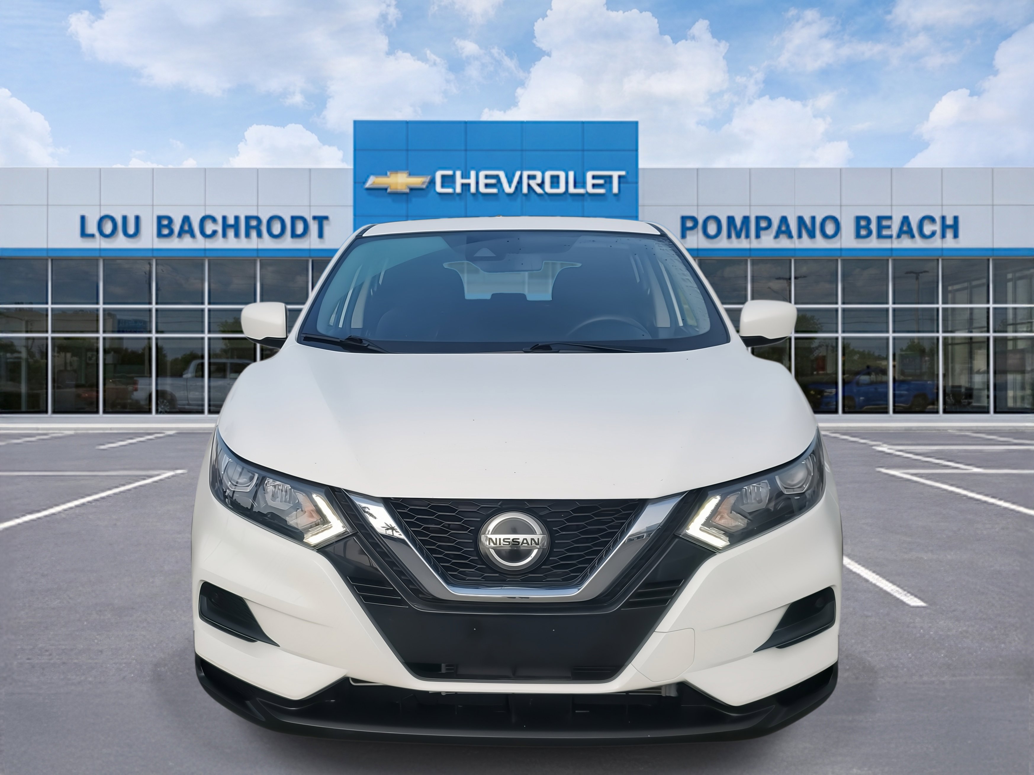 Used 2020 Nissan Rogue Sport S image 2