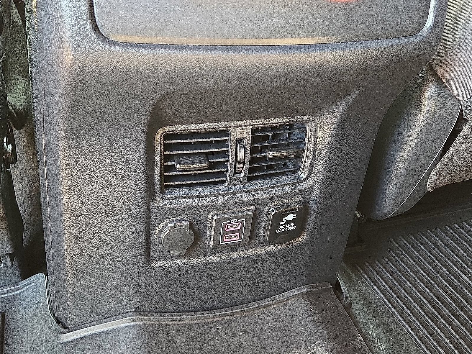 Used 2024 Nissan Titan SV w/ SV Bronze Edition Package RWD image 16