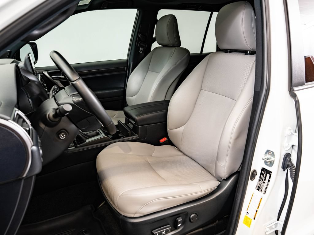 Certified 2023 Lexus GX 460 w/ Black Line Special Edition AWD/4WD image 22