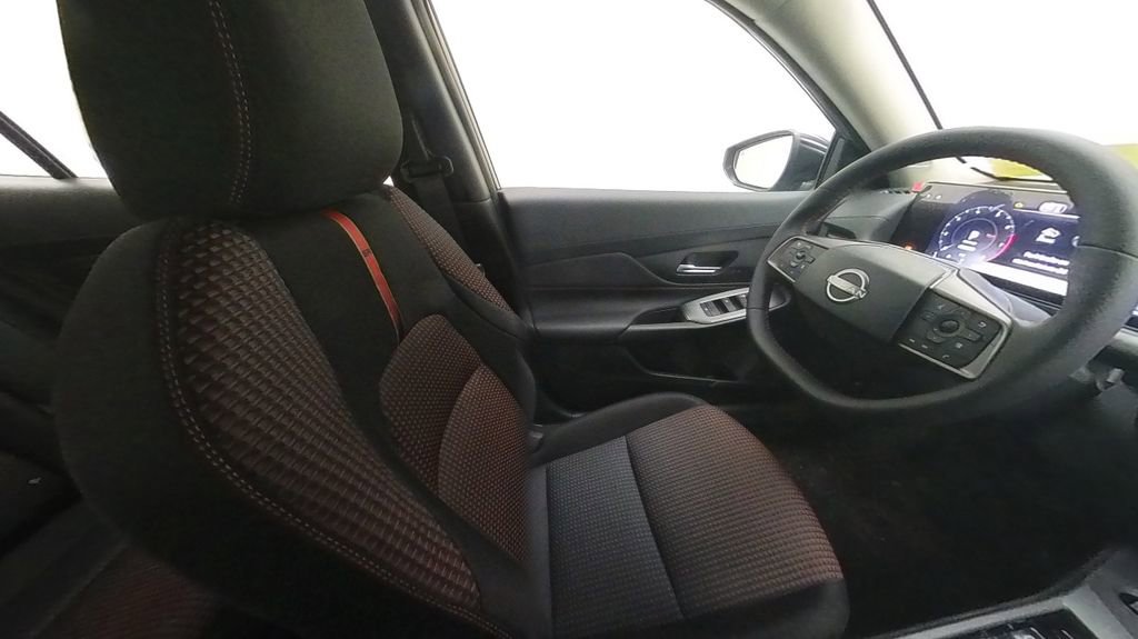 New 2026 Nissan Sentra SR w/ Floor Mat Package image 28