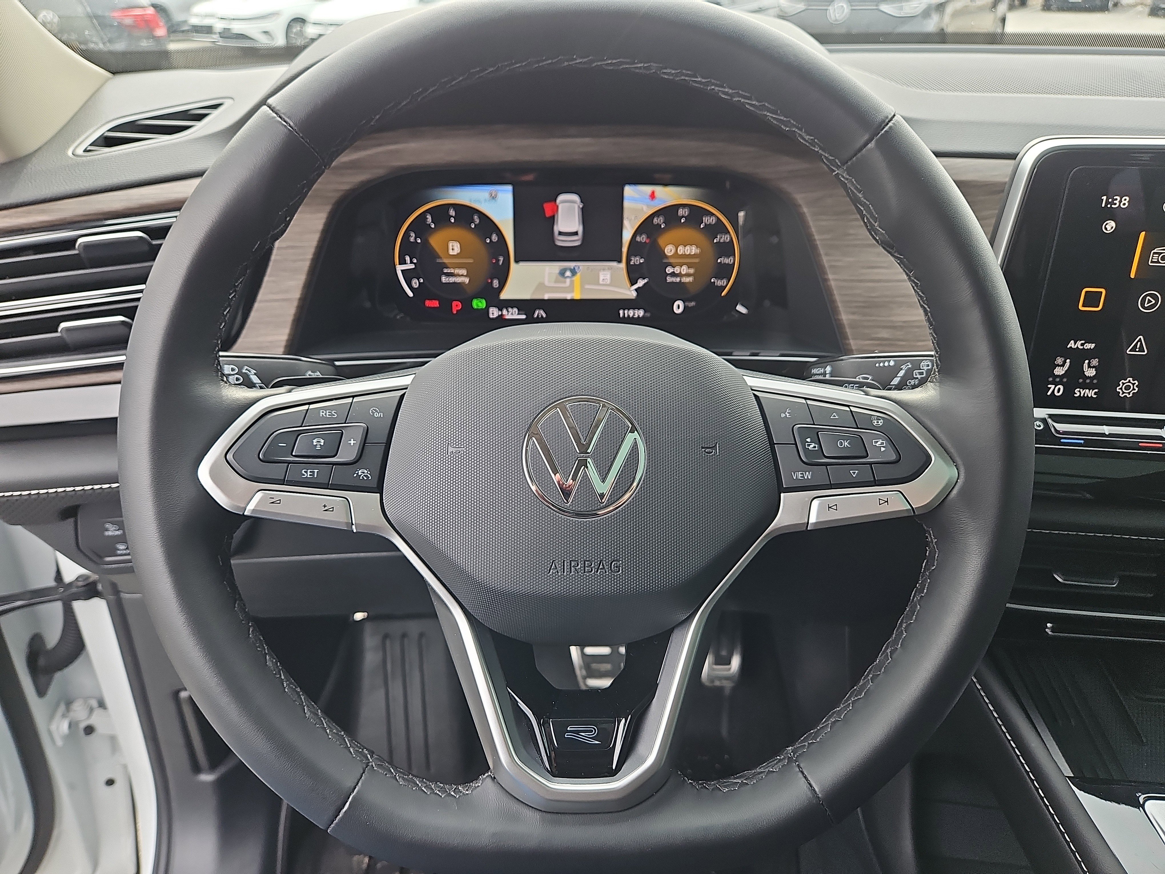 Certified 2025 Volkswagen Atlas SEL Premium R-Line image 12