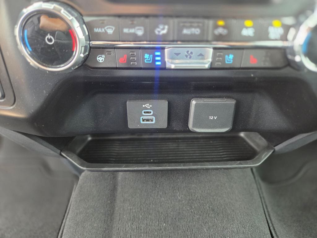 Used 2025 Ford F350 Lariat w/ FX4 Off-Road Package AWD/4WD image 24