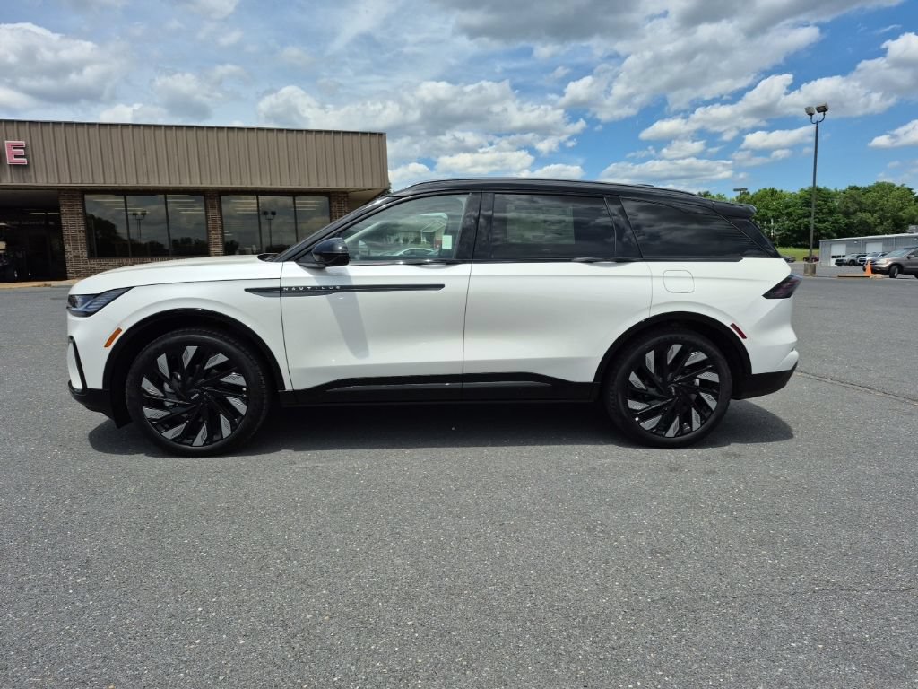 New 2026 Lincoln Nautilus Reserve AWD/4WD image 2