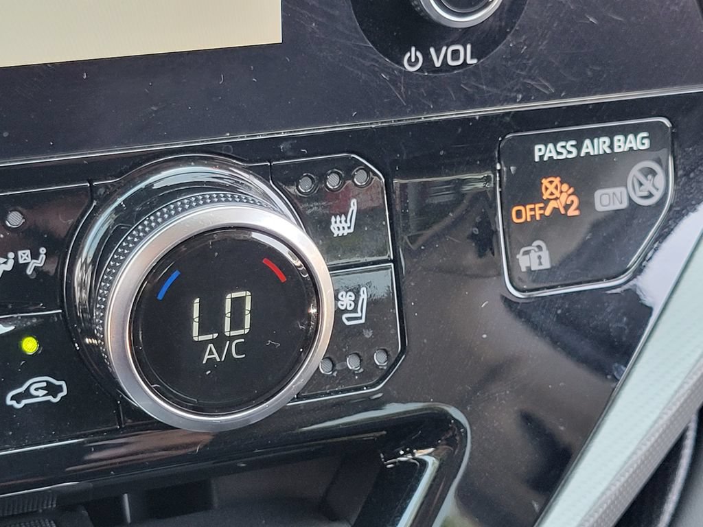 Used 2023 Toyota Highlander Platinum FWD image 14