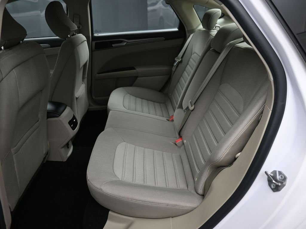 Used 2019 Ford Fusion SE FWD image 21