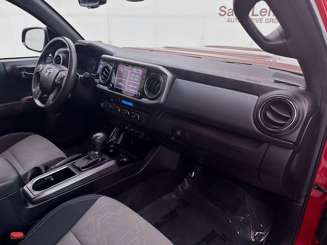 Used 2022 Toyota Tacoma TRD Sport AWD/4WD image 26