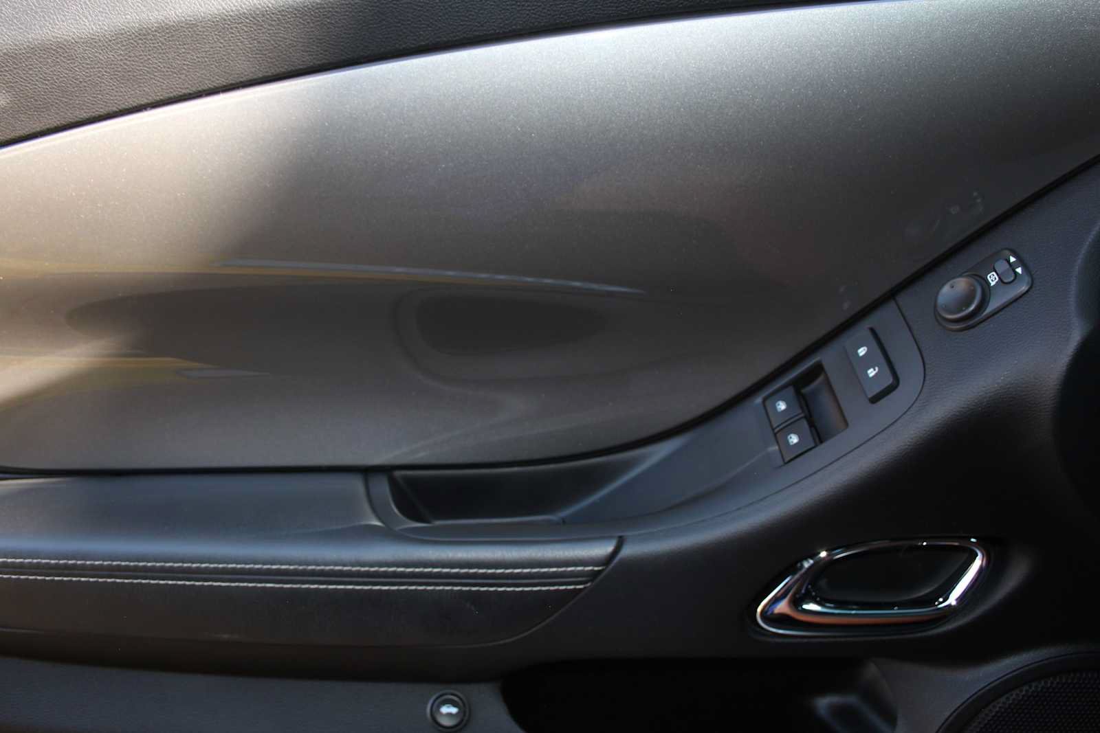 Used 2015 Chevrolet Camaro SS RWD image 28