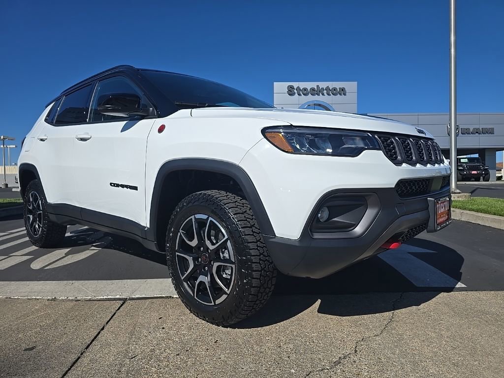 New 2026 Jeep Compass Trailhawk w/ Trailer Tow Group