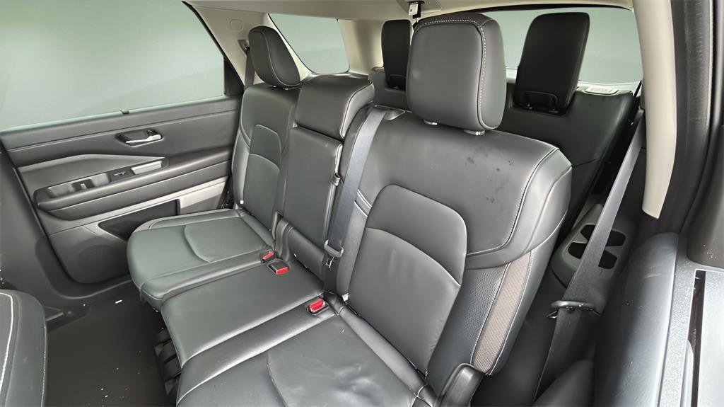 Used 2022 Nissan Pathfinder SL image 12