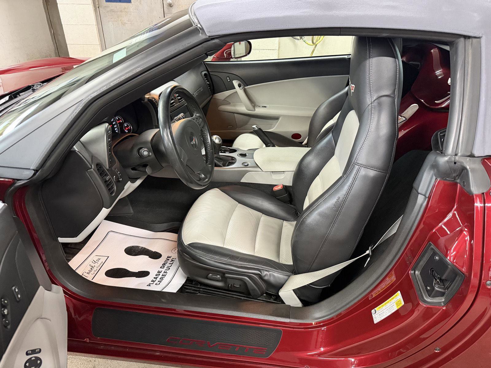 Used 2007 Chevrolet Corvette Convertible w/ Preferred Equipment Group image 10