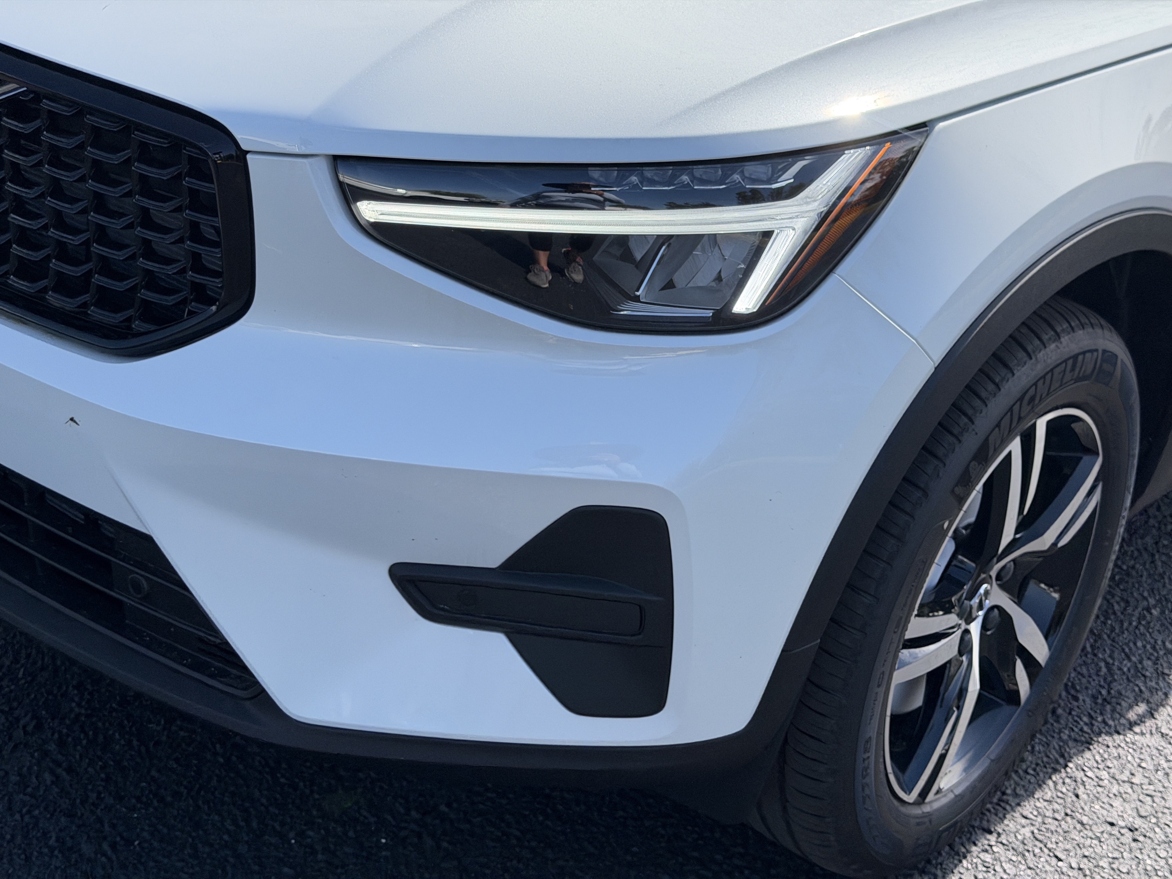 New 2026 Volvo XC40 B4 Core w/ Climate Package FWD image 8
