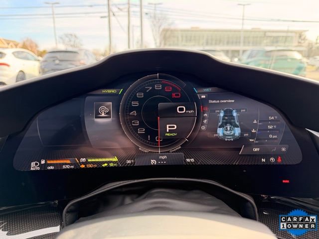 Used 2023 Ferrari SF90 Spider image 30