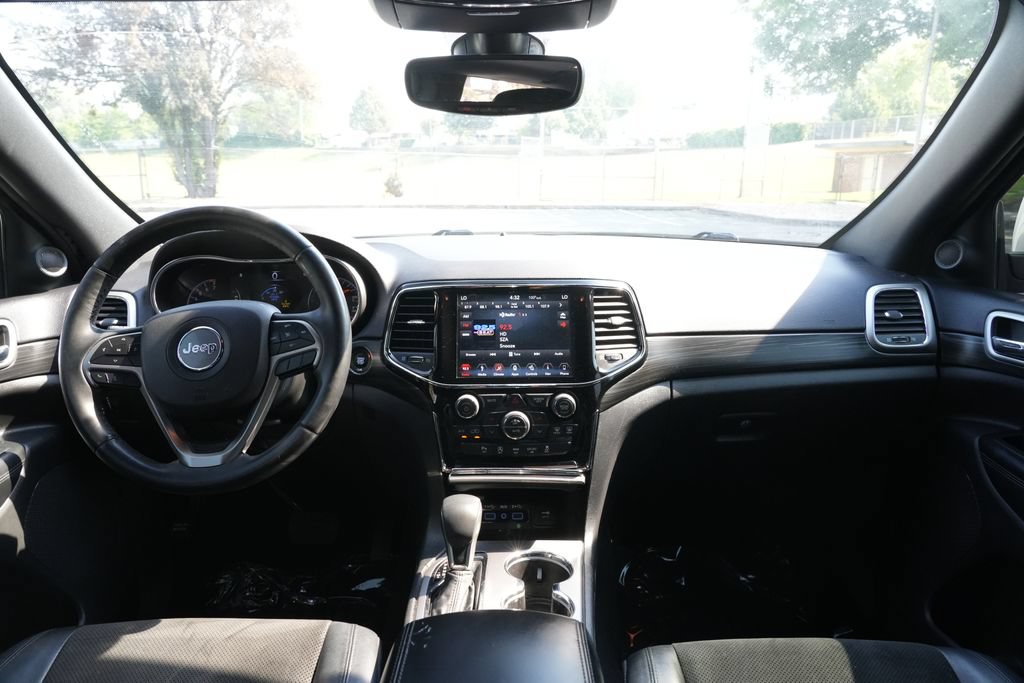 Used 2019 Jeep Grand Cherokee Altitude AWD/4WD image 16