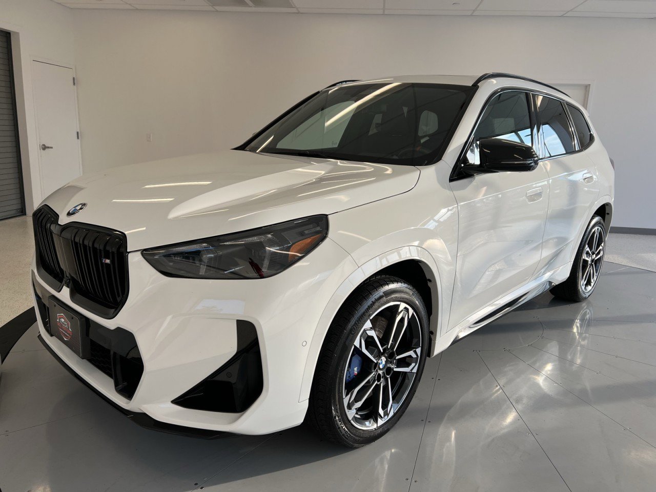 Used 2024 BMW X1 M35i w/ Premium Package image 3